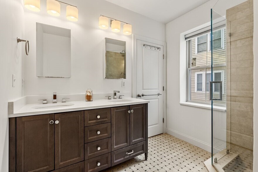 Building Photo - 236 E St