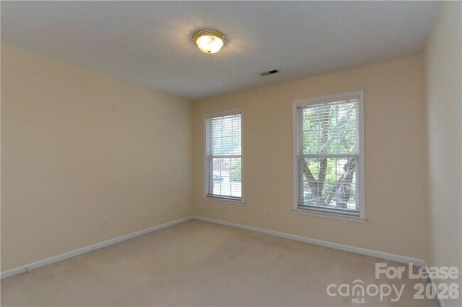 Building Photo - 10496 Gunnison Ln