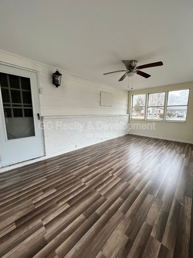 Building Photo - 565 Kingman Ln