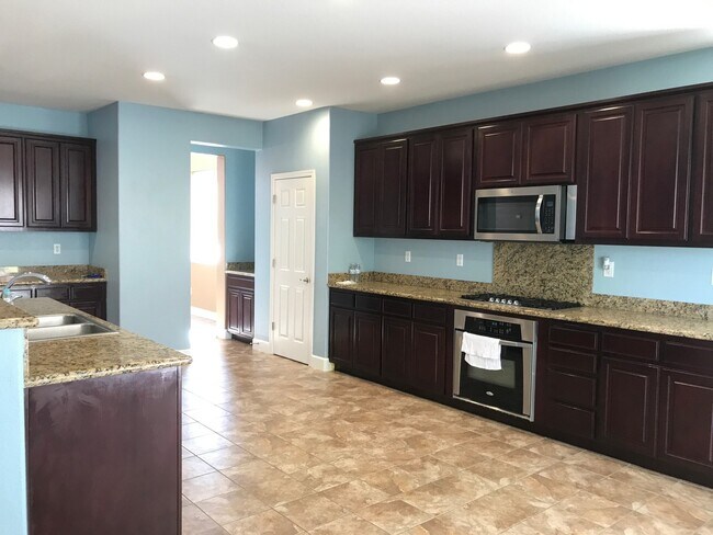 Building Photo - Beautiful Plumas Lake Home
