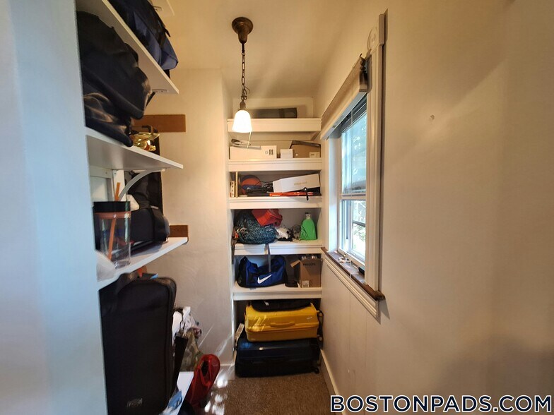 Building Photo - 34 Etna St