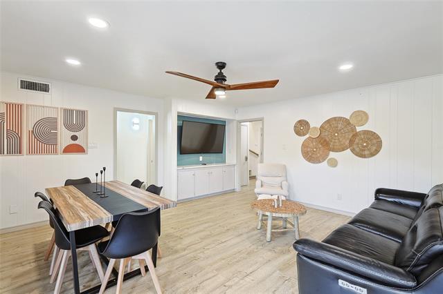 Building Photo - 7841 El Pensador Dr