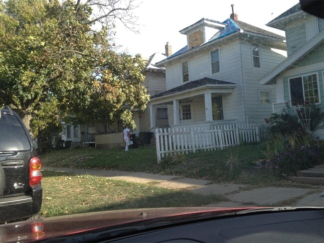 Building Photo - 419 Bayard St