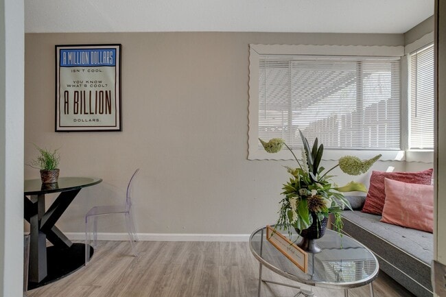 Building Photo - Cozy 2-Bedroom Unit in Prime Las Vegas Loc...