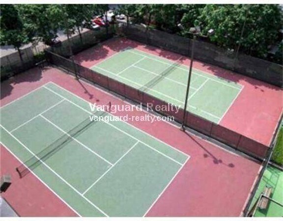 Building Photo - 33 Pond Ave