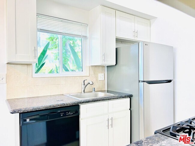 Building Photo - 10936 Hartsook St