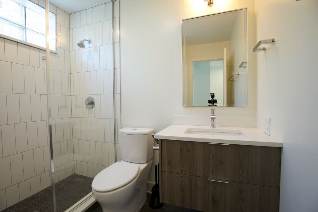 Building Photo - 1022 W Grace St