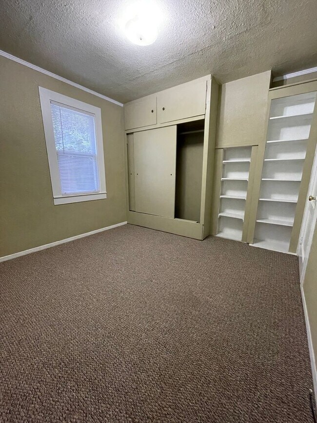 Building Photo - Cozy Bayside Cottage Tier 2