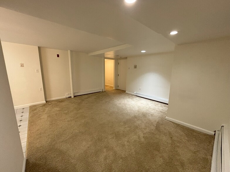 Building Photo - 1247 Beacon St