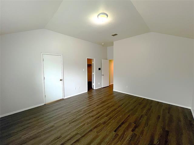 Building Photo - 1923 Pin Oak Ln