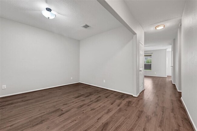 Building Photo - 26418 Richwood Oaks Dr