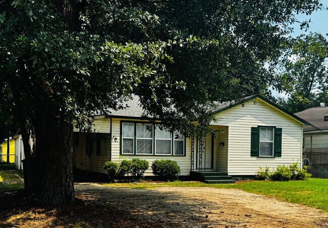 Building Photo - 4431 Adams Ave