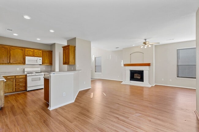 Building Photo - Lovely 2 Story 3/2.5/2 in NORTHWEST ISD Available Now!