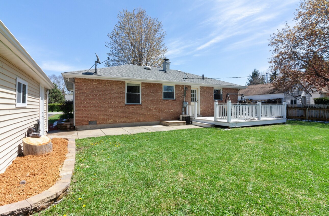 Building Photo - 8108 S 85th Ave