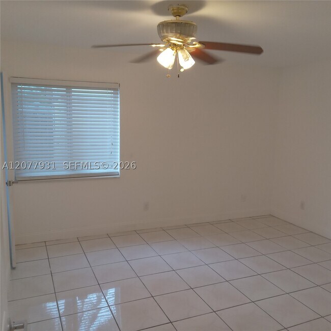 Building Photo - 2441 SW 85th Ave