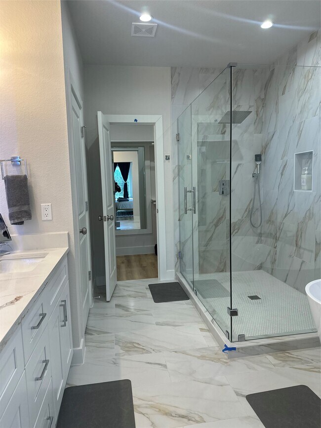 Building Photo - 4513 Reed Rd