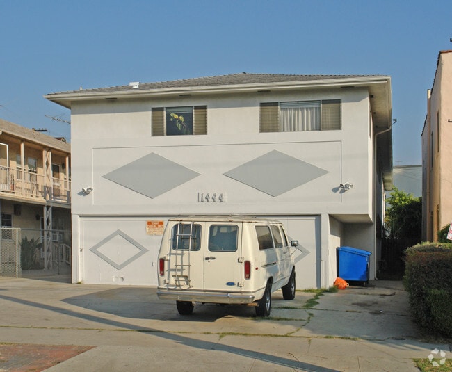 Building Photo - 1444 S Holt Ave