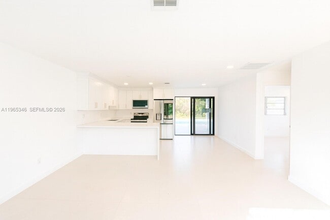 Building Photo - 4671 SW 43rd Terrace