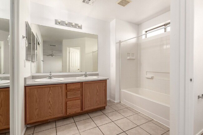 Building Photo - 24110 W Hadley St