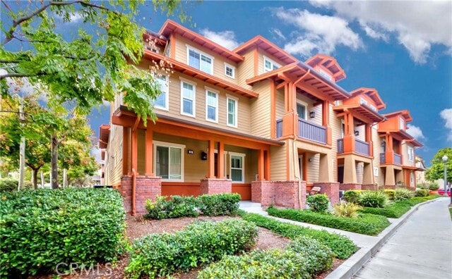 Building Photo - 15 Flyers Ln