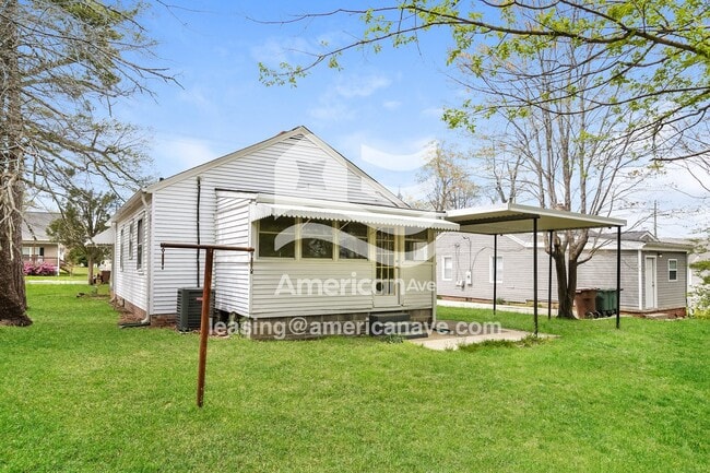 Building Photo - 403 Lowdermilk St