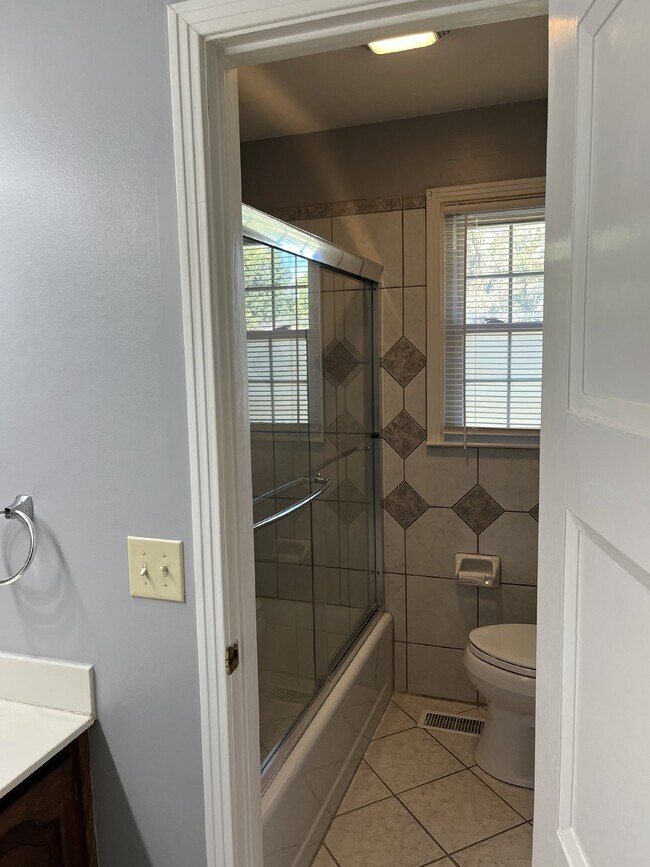 Building Photo - "Charming 3-Bed Sanctuary with Finished Ba...
