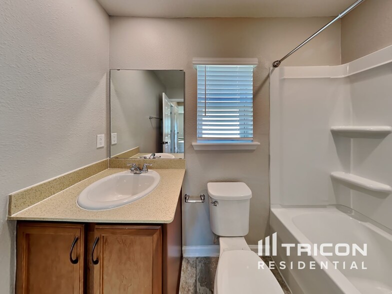 Building Photo - 217 Sawmill Landing Dr