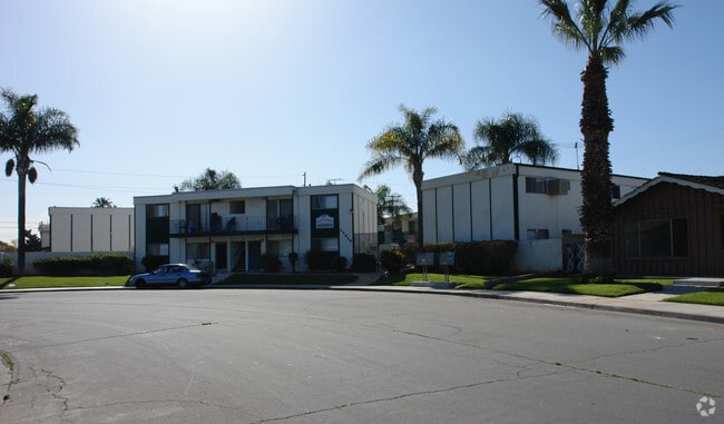 Building Photo - Casa Del Mar Apartments