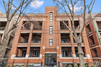 Building Photo - 679 N Peoria St