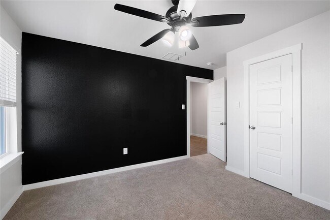 Building Photo - 645 Jane Long Dr