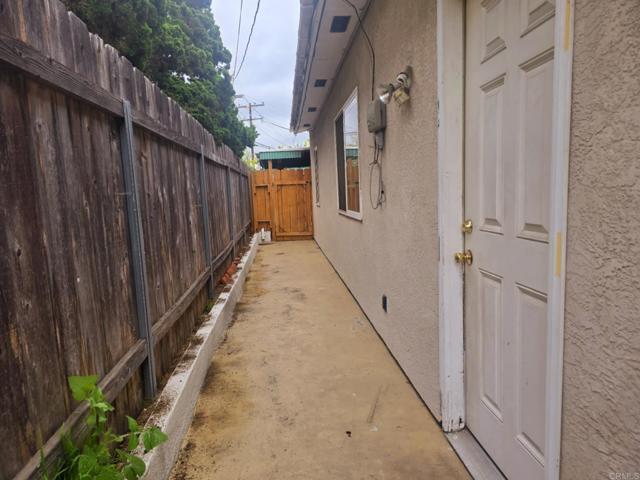 Building Photo - 6805 Rolando Knolls Dr