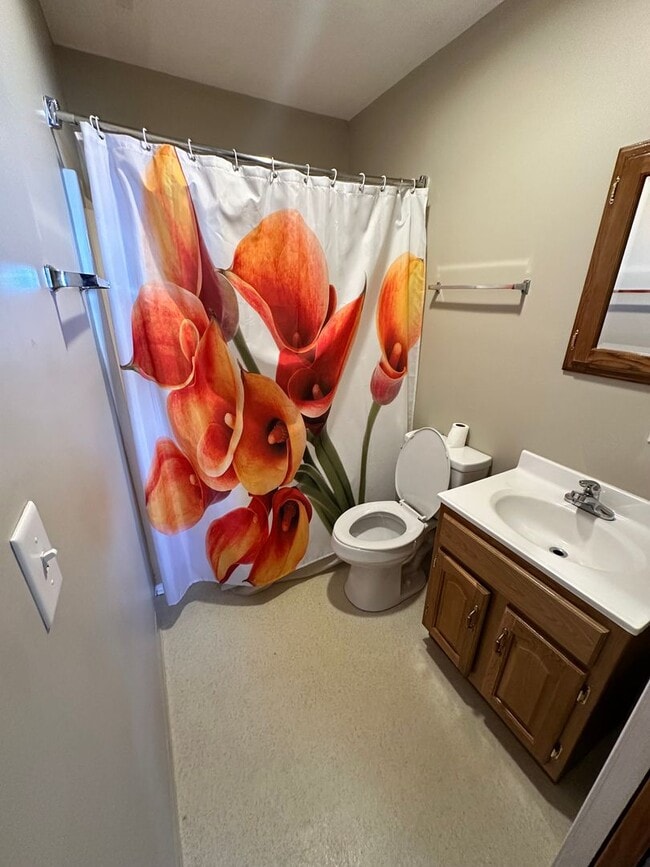 Building Photo - Studio Apt For Rent in Kuttawa Near Lake