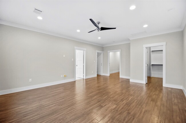 Building Photo - 803 Archer St