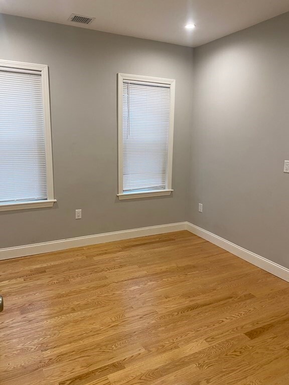 Building Photo - 226 Fellsway W