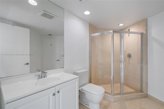 Building Photo - 475 Brickell Ave