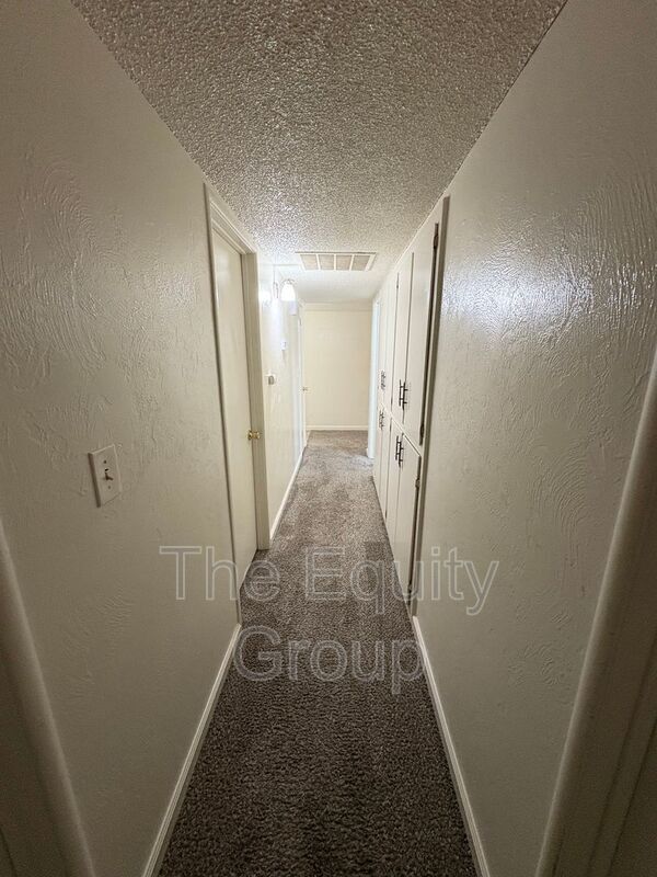 Building Photo - 1641 S Thomas St