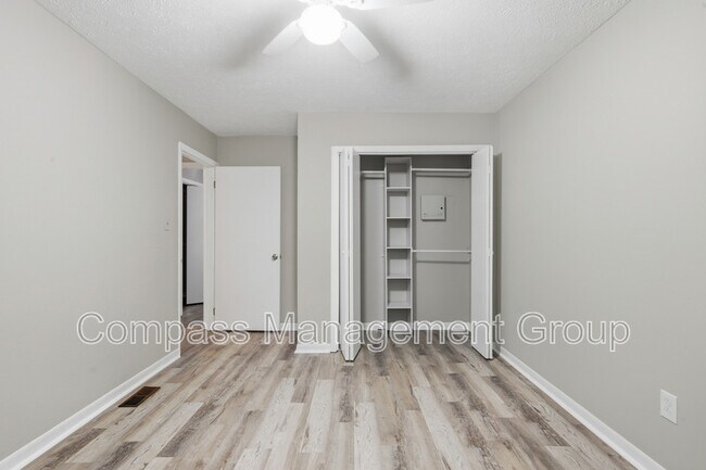 Building Photo - 7800 Temple Acres Dr