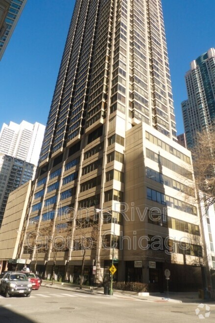 Building Photo - 30 E Huron St