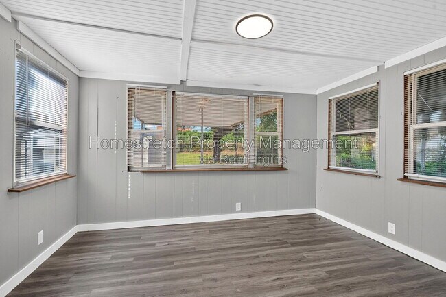 Building Photo - 161 Cameron Rd