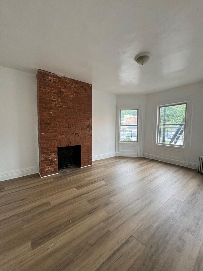 Building Photo - 245 Warburton Ave