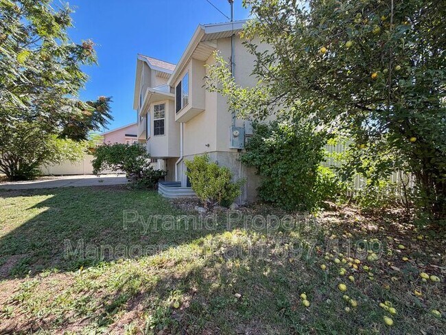 Building Photo - 717 E Hundley Hvn Cir