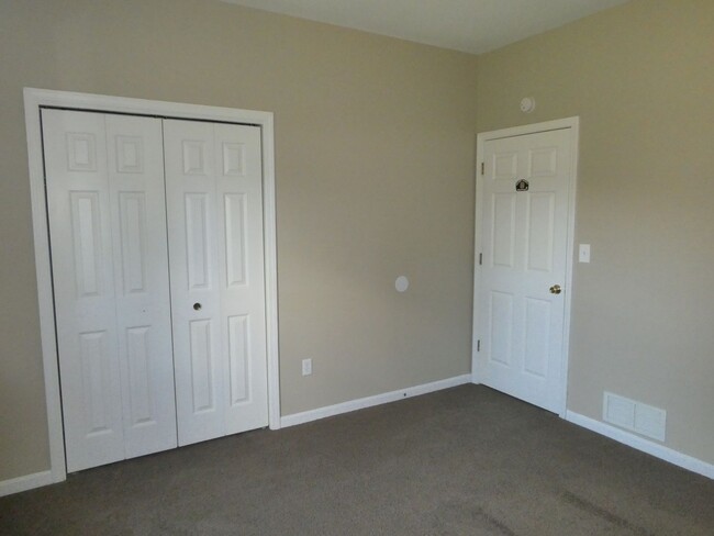 Building Photo - 3 bedroom, 2 bath house West Columbia off ...