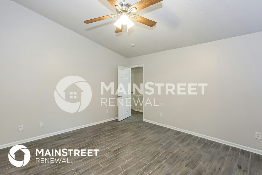 Building Photo - 3330 Crescent Knoll Dr