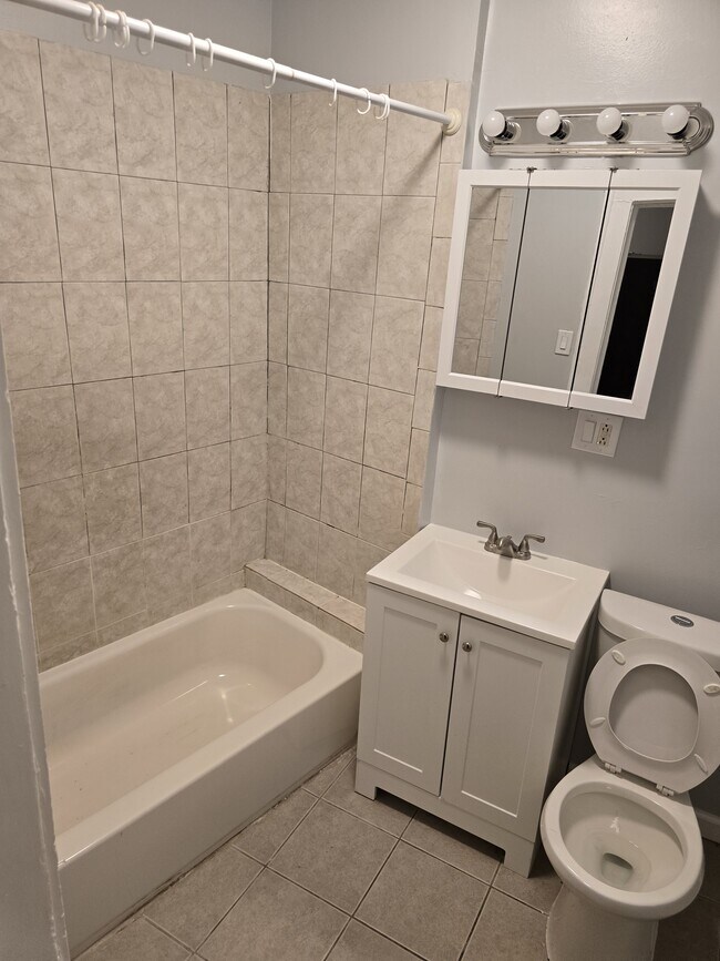 Building Photo - 1354 W Front St