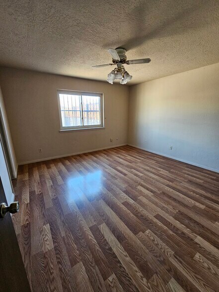 Master room - 1556 Common Dr