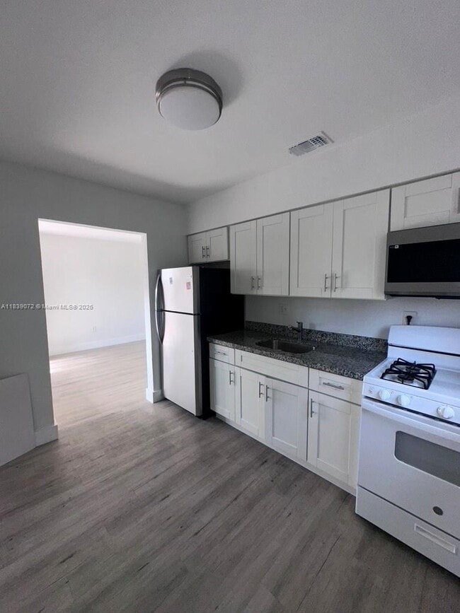 Primary Photo - 69 NW 35th St