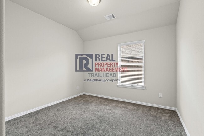 Building Photo - 348 Paloma St