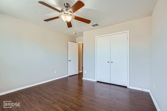 Building Photo - 1395 Stewart Dr