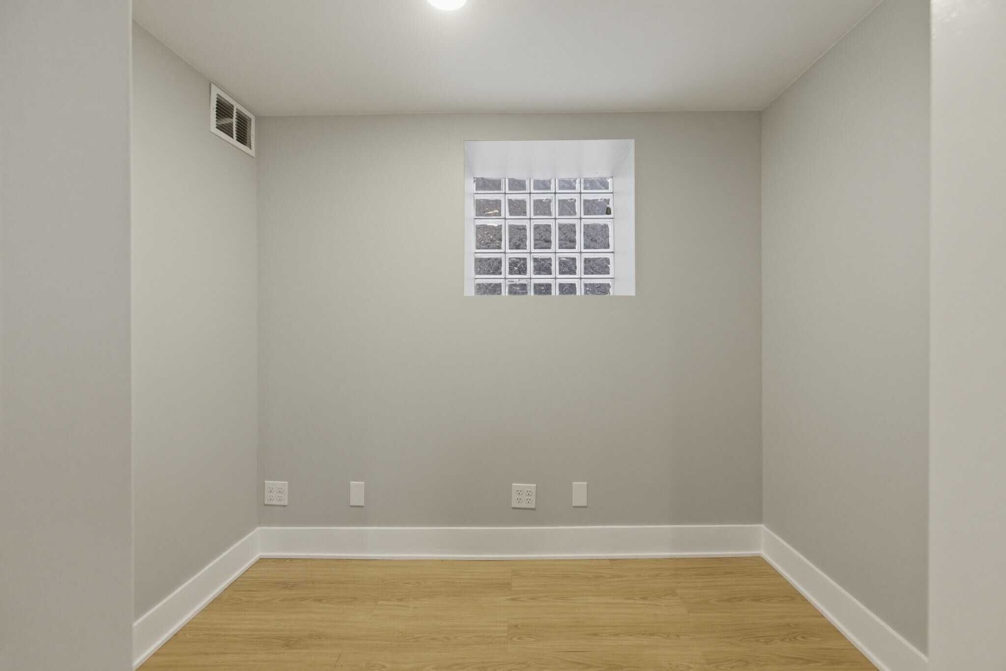 Building Photo - 3716 N Racine Ave