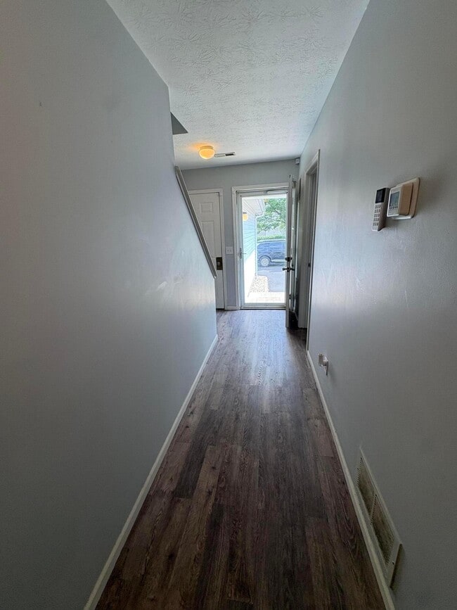 Building Photo - 5173 Aquila Dr